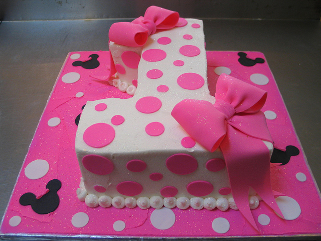 Minnie Mouse 1 Birthday Cake