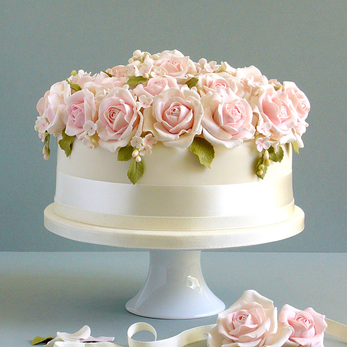 One Tier Wedding Cake with Roses