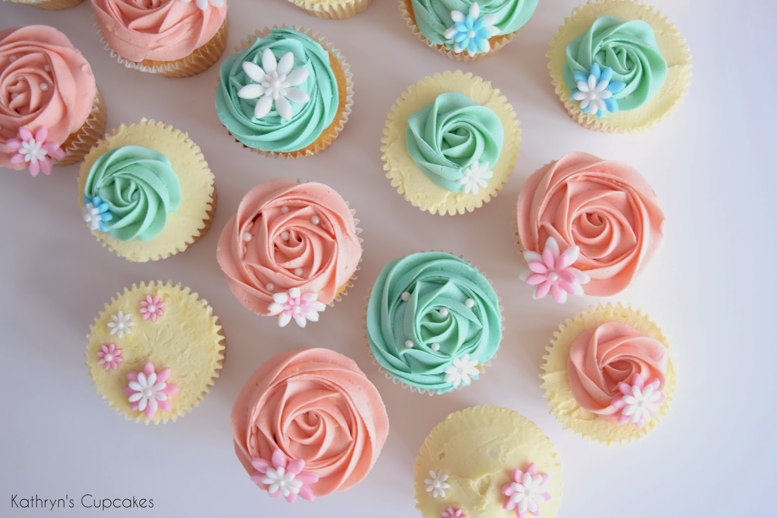 Pretty Spring Flower Cupcakes