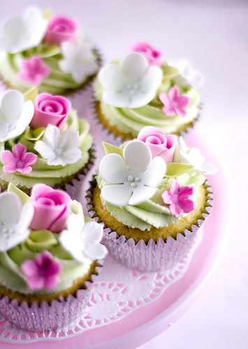 Pretty Spring Flower Cupcakes
