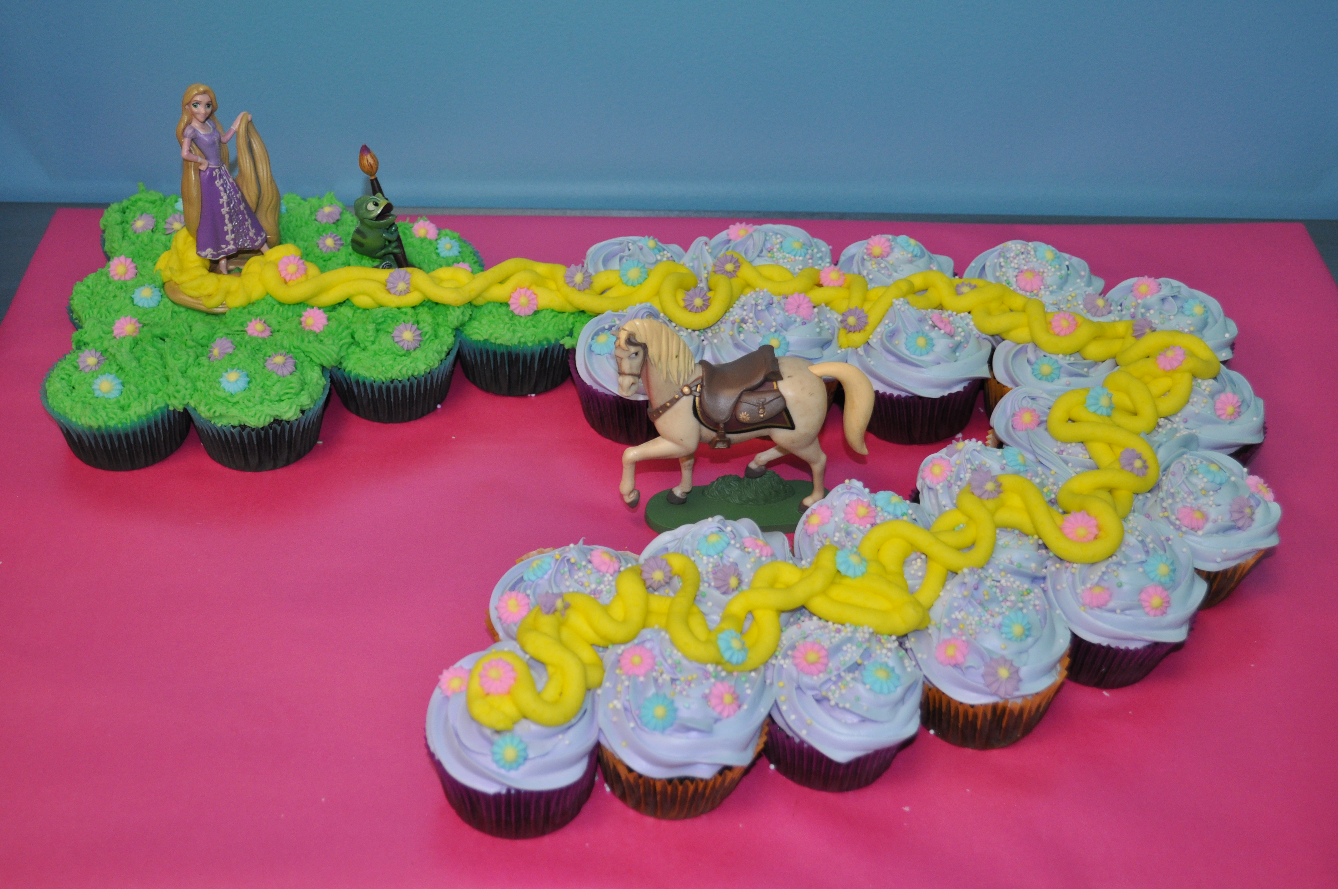 Tangled Birthday Cupcakes Tangled Birthday Cupcakes