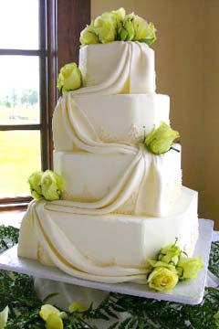 Traditional Square Wedding Cake