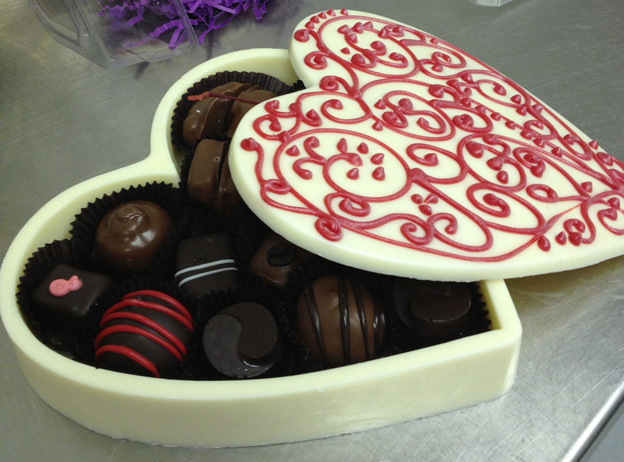 Valentine's Day Chocolate Box Cake Valentine's Day Chocolate Box Cake
