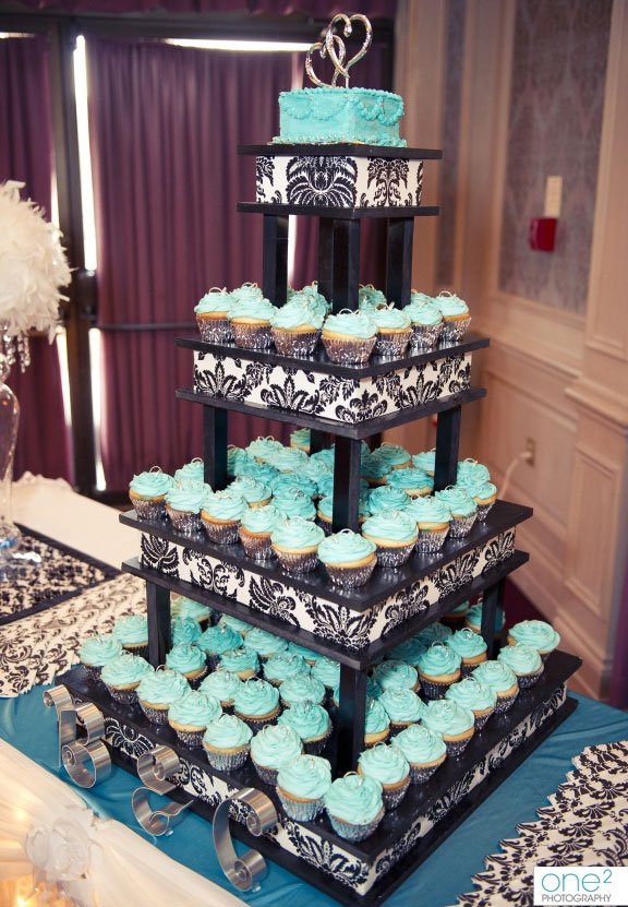 Wedding Cake and Cupcake Display Ideas