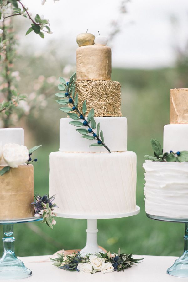 White and Gold Wedding Cake