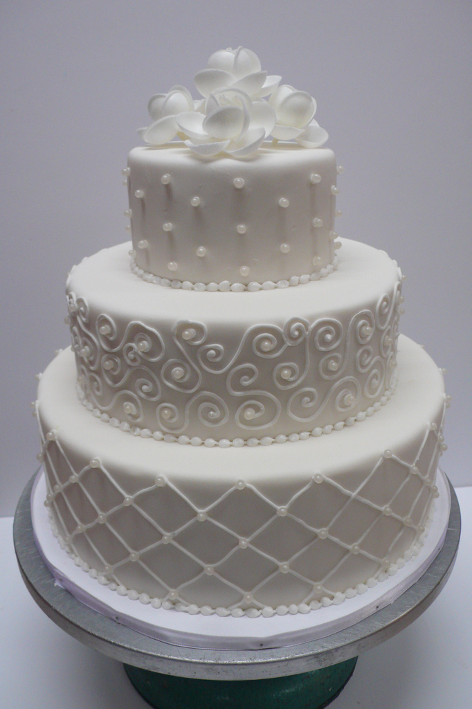 White Fondant Wedding Cake