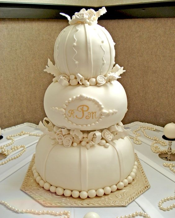 White Pumpkin Wedding Cake