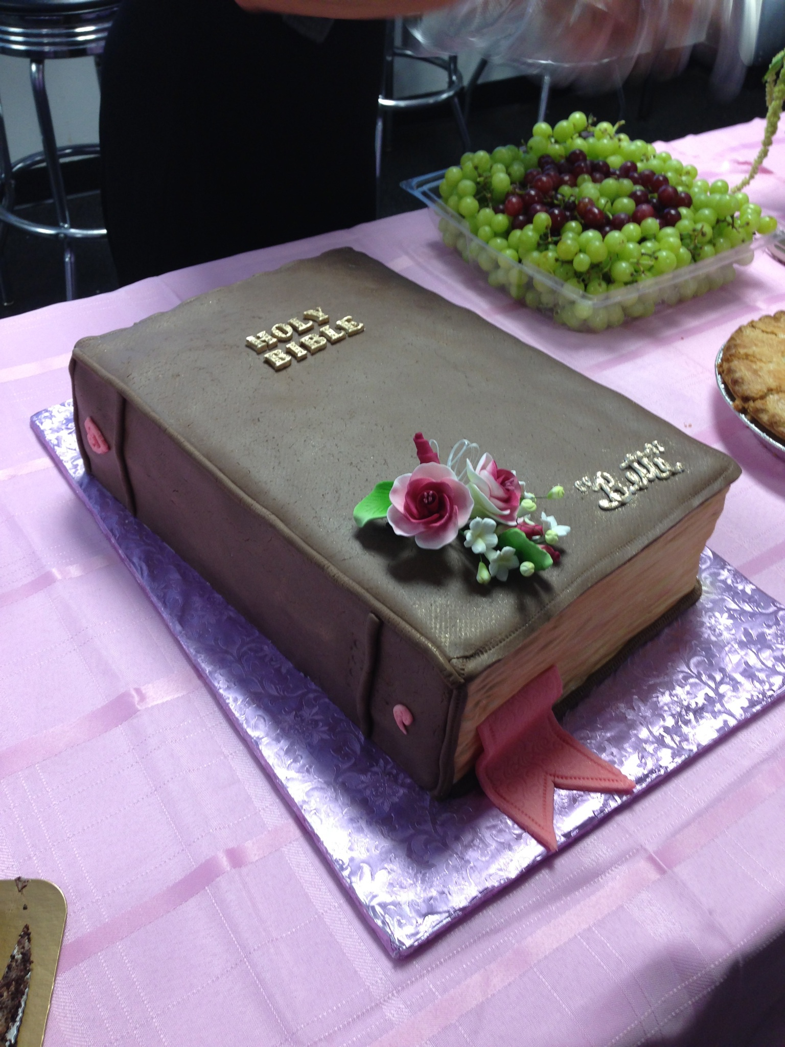 5 Photos of Bible Graduation Cakes