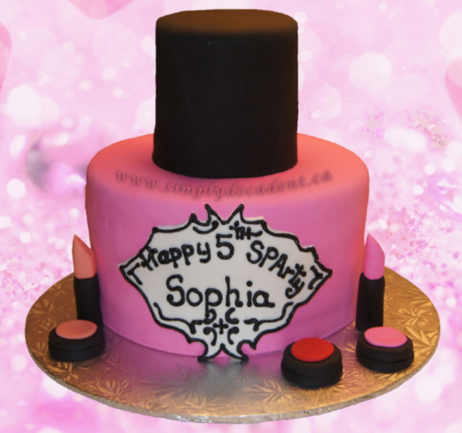 Birthday Cake with Fondant