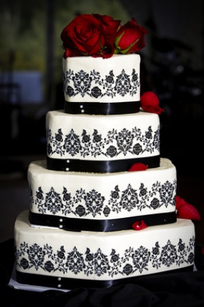 Black and White Wedding Cake