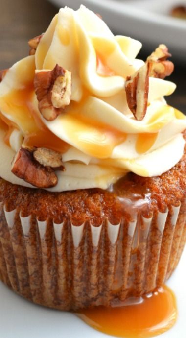 Caramel Turtle Cupcakes