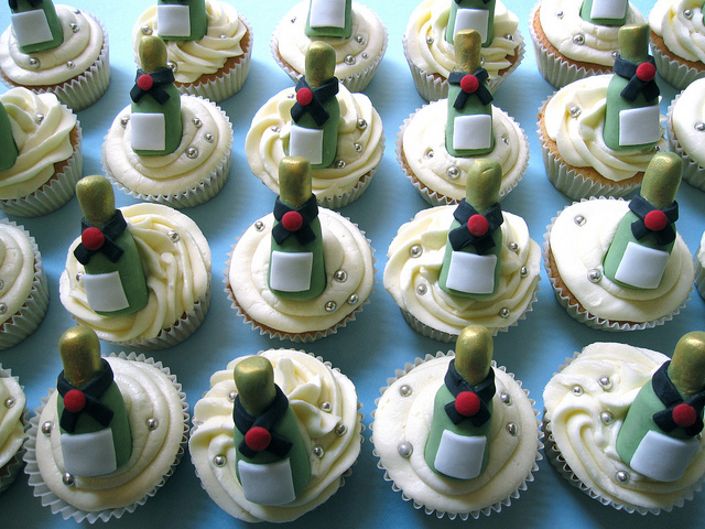 Champagne Bottle Cupcakes