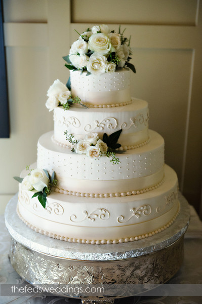 Classic Wedding Cake Classic Wedding Cake