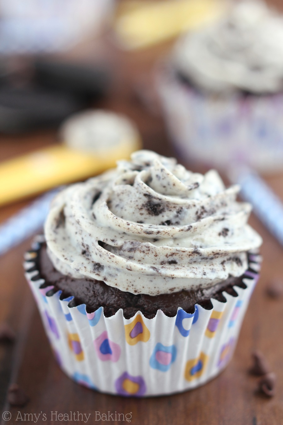 Cookies and Cream Cupcakes with Chocolate Frosting