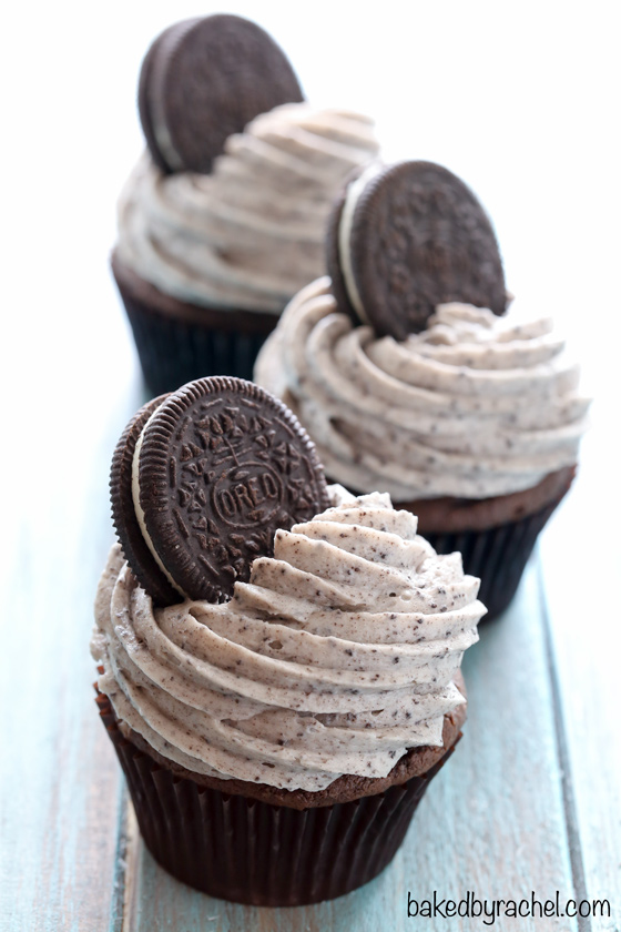 Cookies and Cream Cupcakes with Chocolate