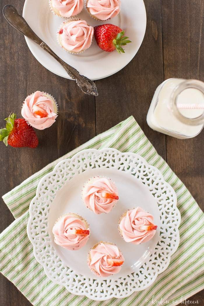 Cupcake with Strawberry Cupcake with Strawberry