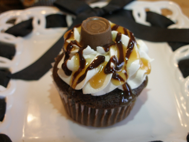 Cupcakes with Rolo Inside