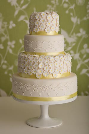 Daisy Wedding Cake