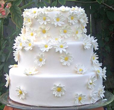 Daisy Wedding Cakes with Flowers