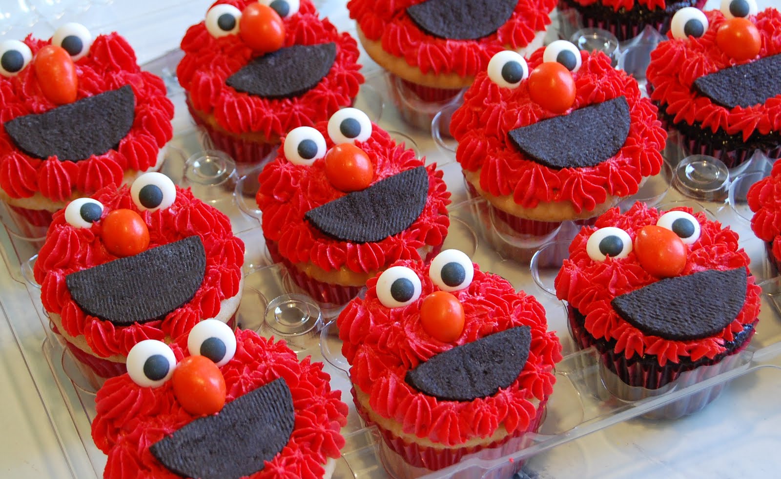 Elmo Cupcakes