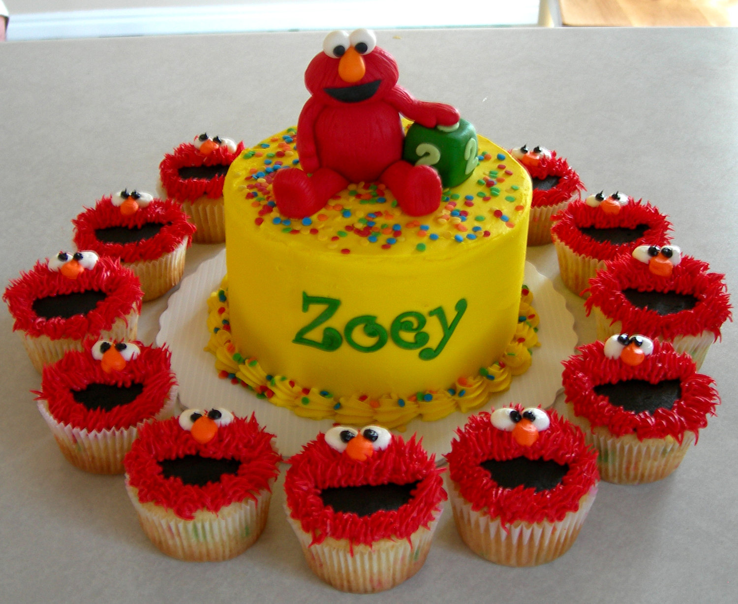 Elmo Cupcakes