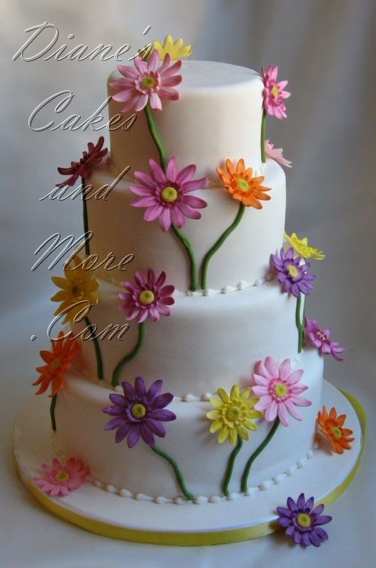 13 Photos of Cakes Decorated With Gerber Daisies