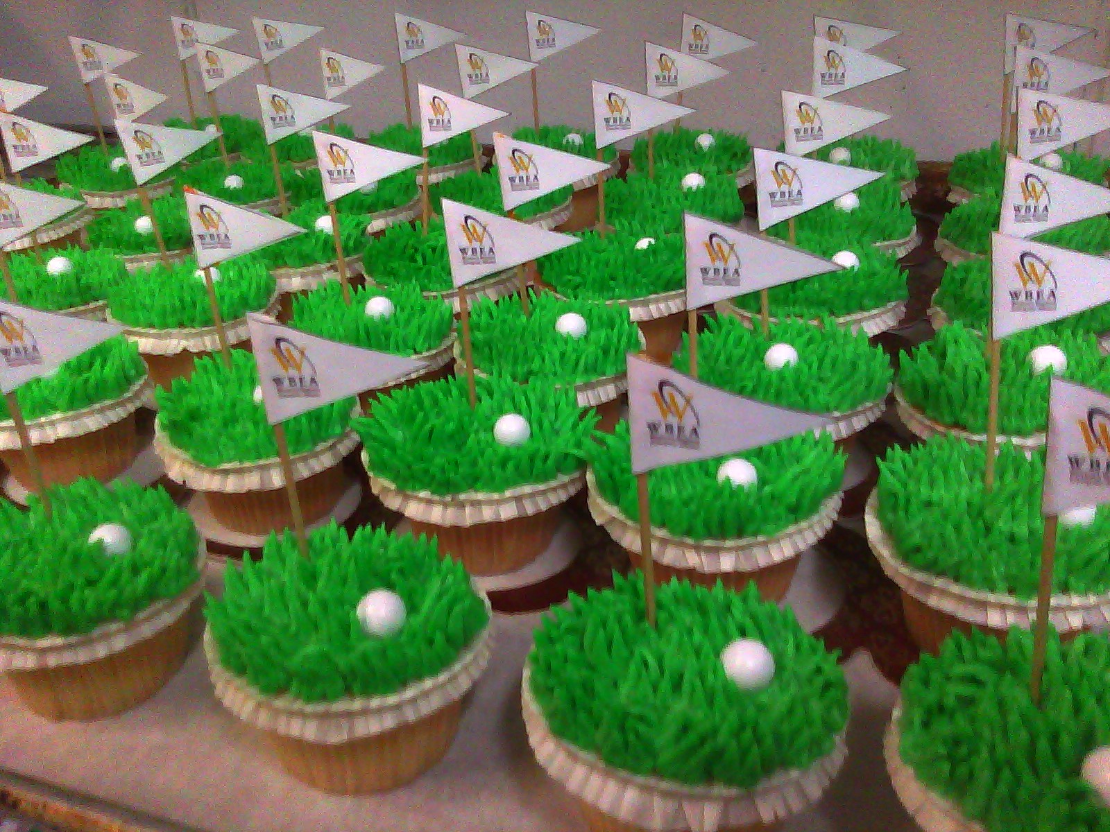 Golf Cupcake Cake Ideas