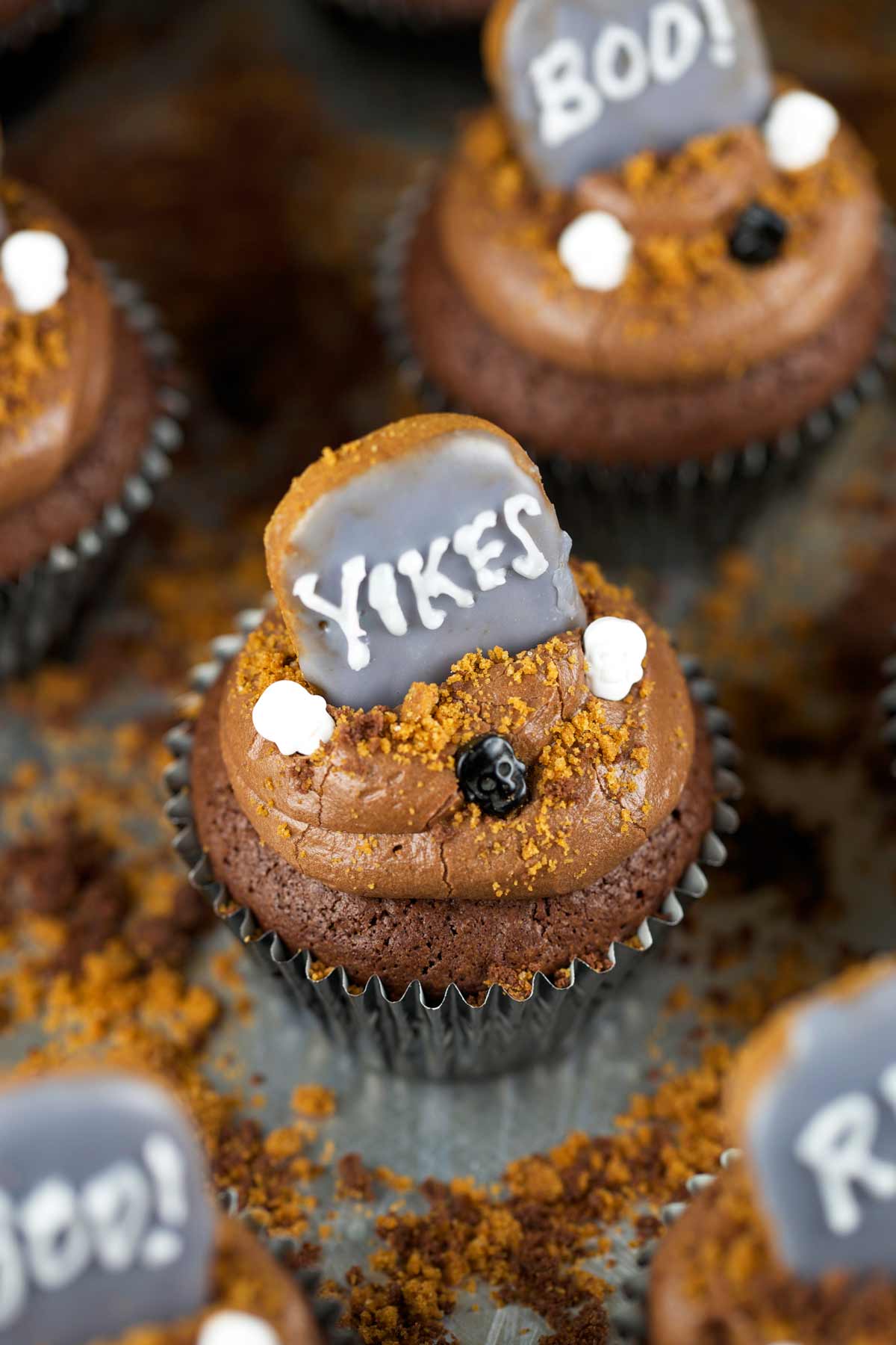 Halloween Cupcake Decorating