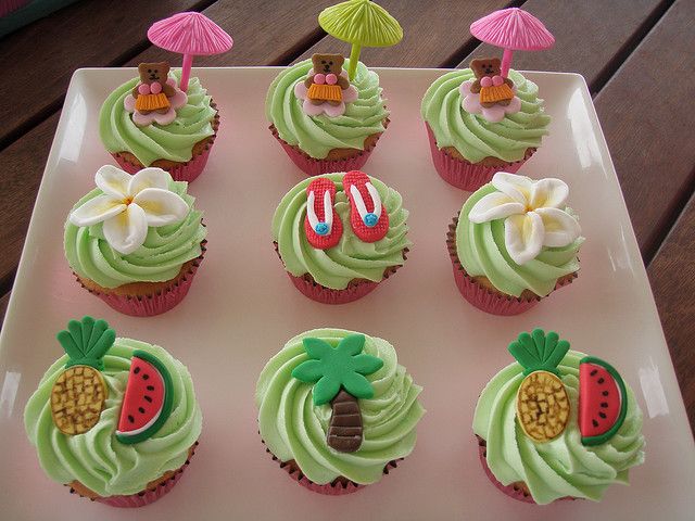 Hawaiian Luau Cupcake Ideas