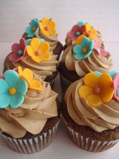 Hawaiian Themed Cupcake Cake