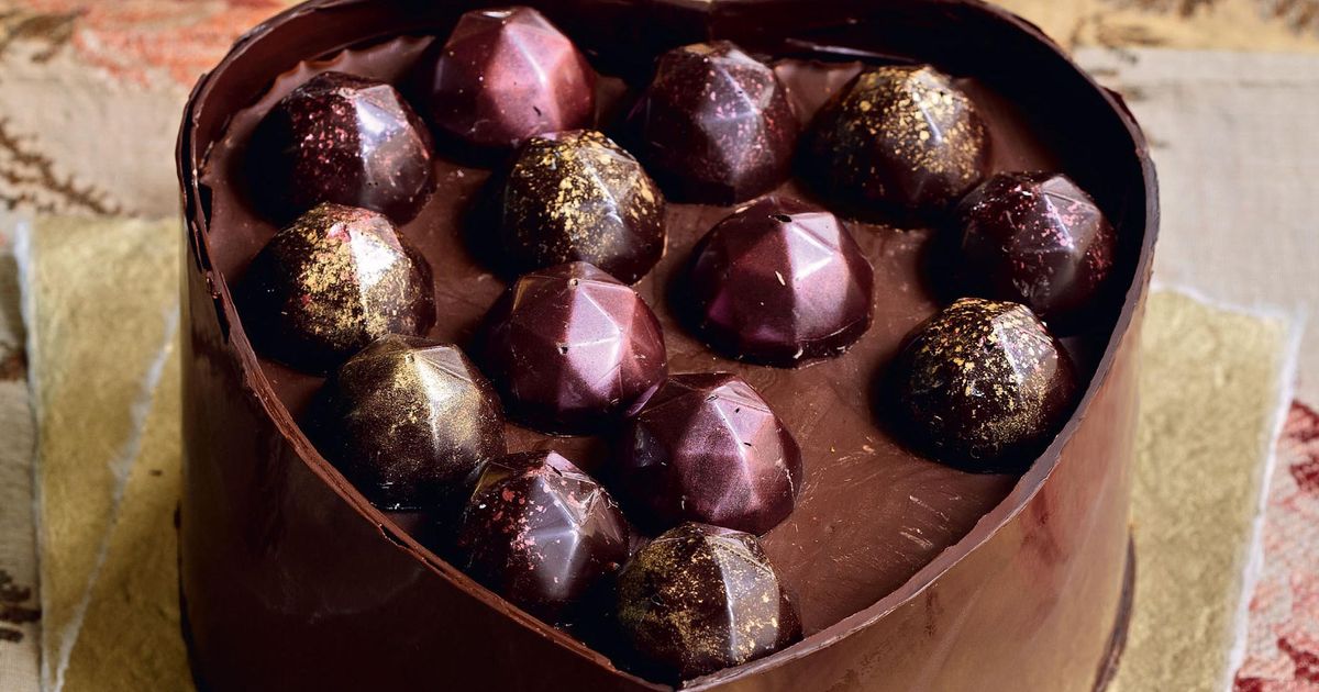 Heart Shaped Box of Chocolate Cake