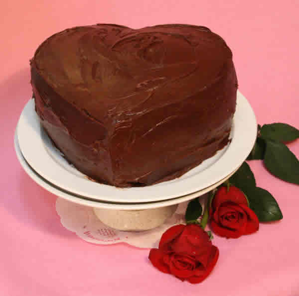 How to Make a Valentine Shaped Cake