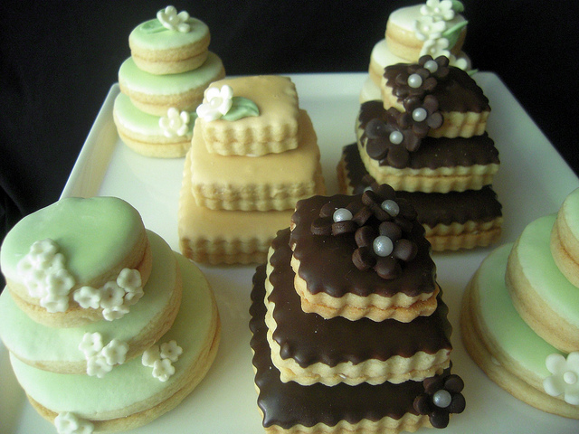 Mini Wedding Cake Cookies