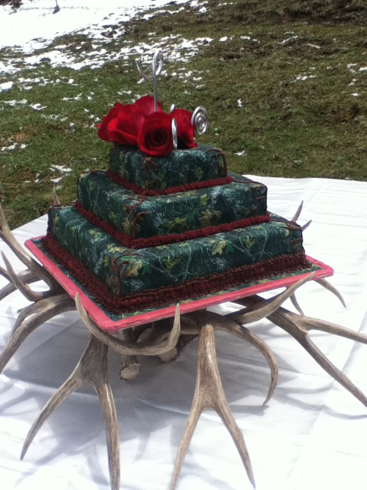 Mossy Oak Camo Wedding Cake