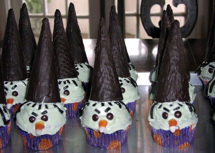 Sugar Cone Witch Hat Cupcakes