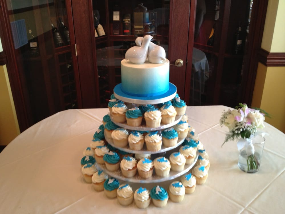 Very Fancy Wedding Cakes with Cupcakes