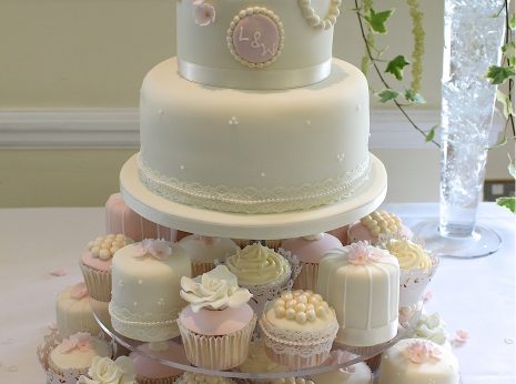 Vintage Wedding Cake with Cupcakes