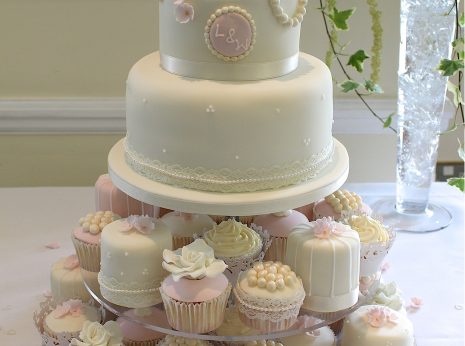 Vintage Wedding Cake with Cupcakes Vintage Wedding Cake with Cupcakes