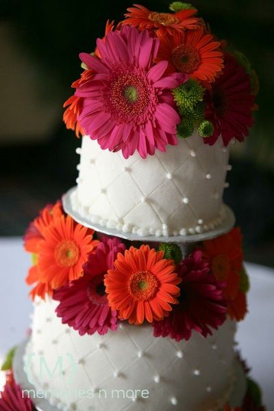 Wedding Cake with Gerber Daisies