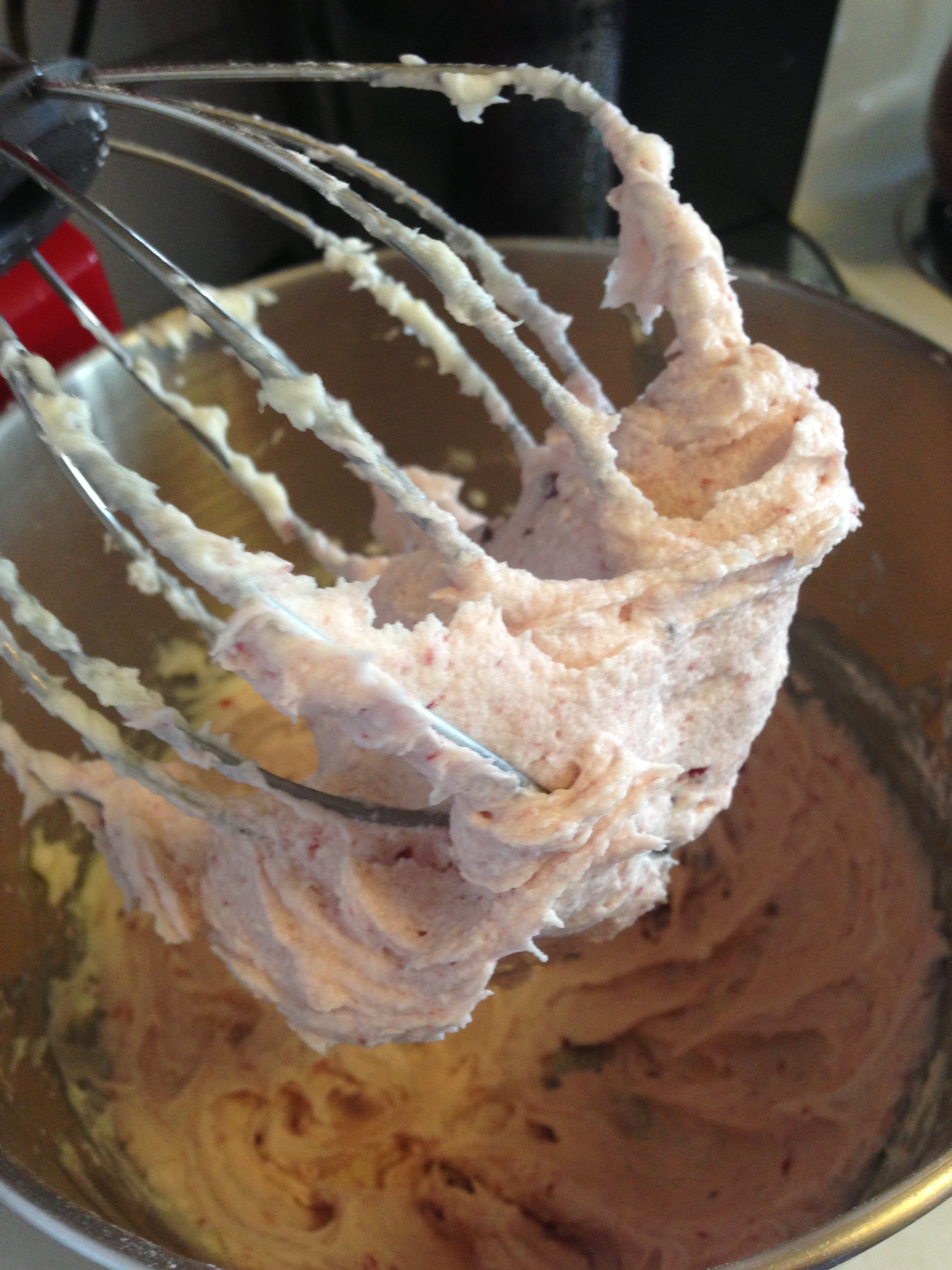 Whipped Cream Frosting with Powdered Sugar Whipped Cream Frosting with Powdered Sugar