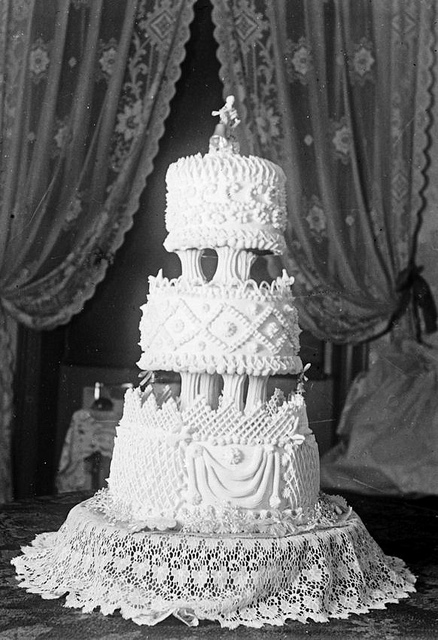 1960s Vintage Wedding Cake