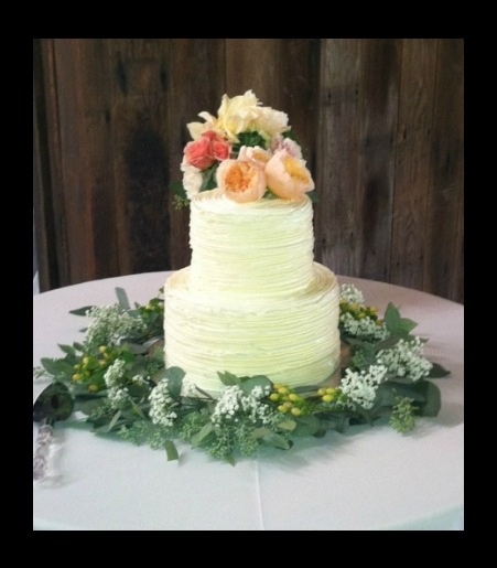 2 Tier Wedding Cakes with Flowers