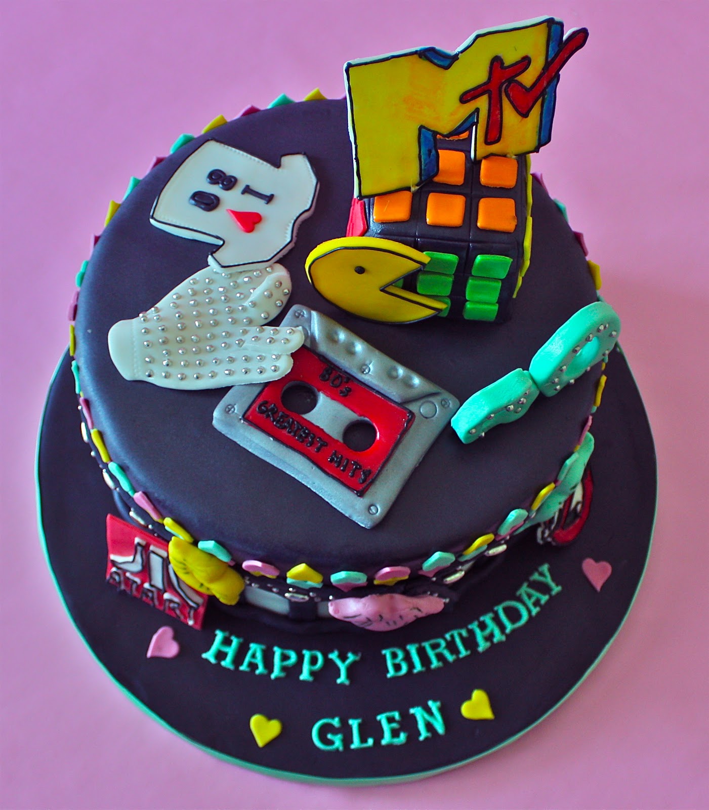 11 Photos of 80s Movies Themed Cakes