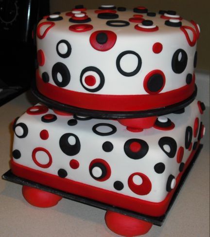 Alternating Square and Round Wedding Cake Alternating Square and Round Wedding Cake