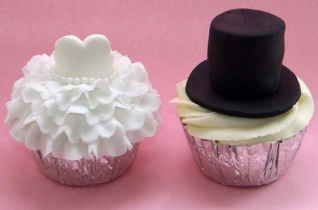 8 Photos of Groom And Bridal Shower Cupcakes
