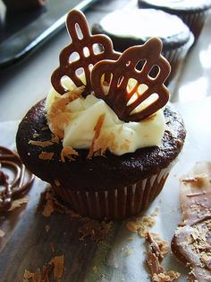 Cupcakes with Chocolate Garnish