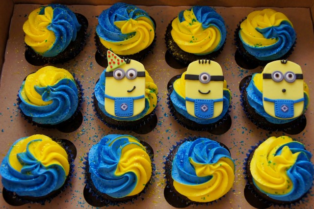 Despicable Me Minion Cupcake Cake Despicable Me Minion Cupcake Cake