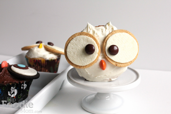 Golden Owl Halloween Cupcake