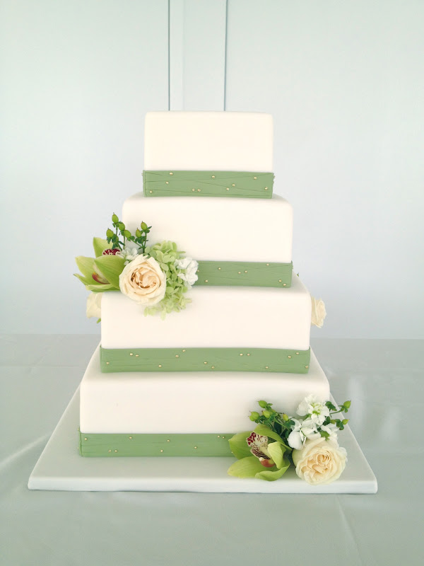 Green and Gold Graduation Cake
