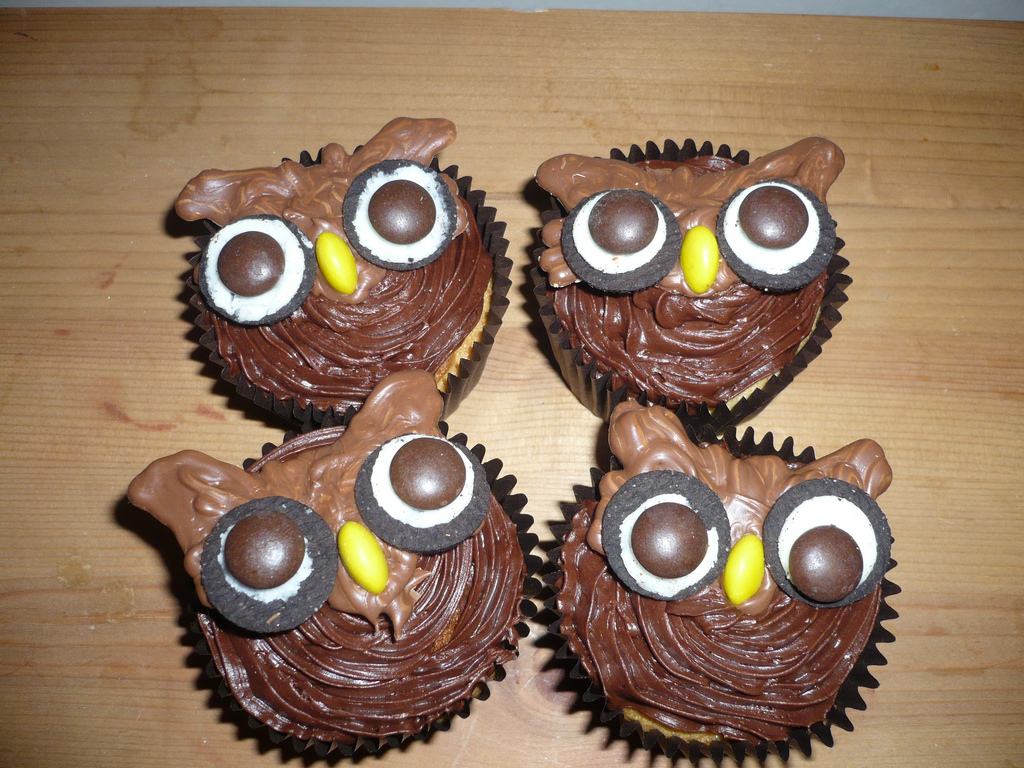 Halloween Owl Cupcakes with Oreos